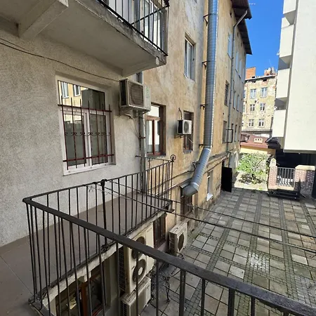 Center Апартаменти *